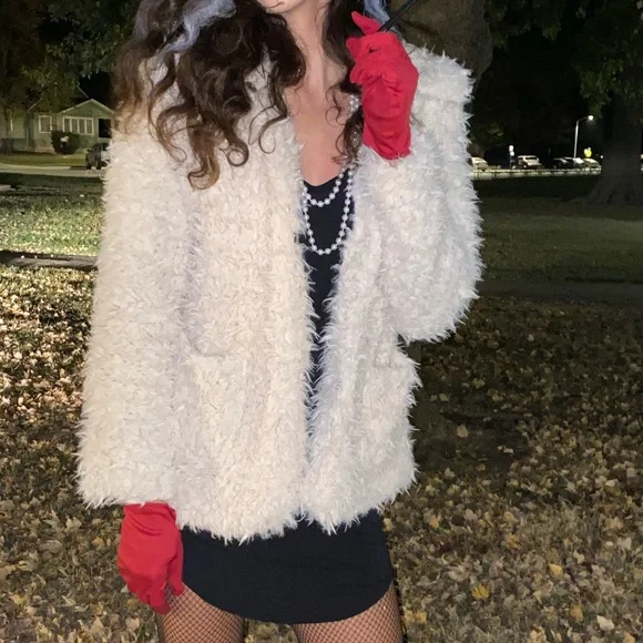 Fuzzy coat - Picture 2 of 3